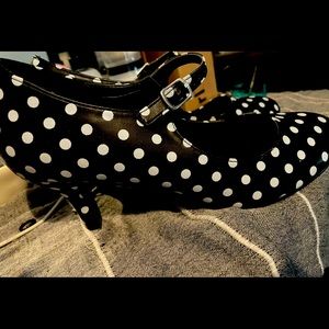 Chase & Chloe polka dot pumps. Brand new size 8